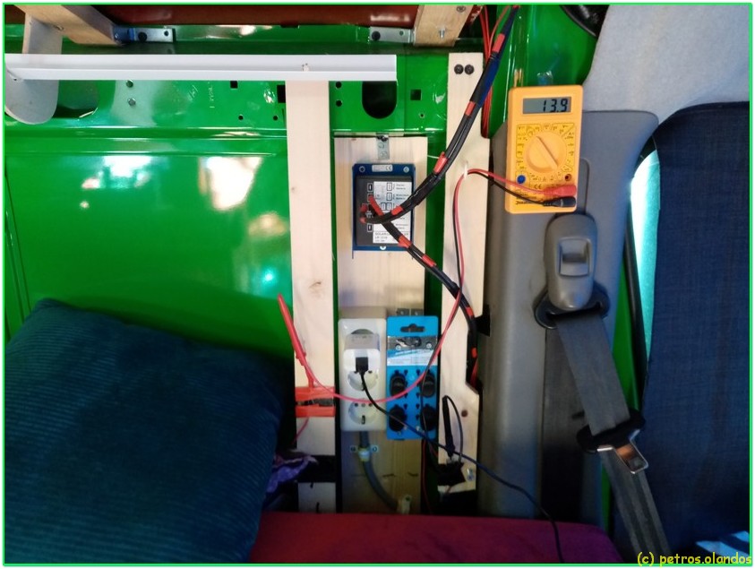 gele volt meter